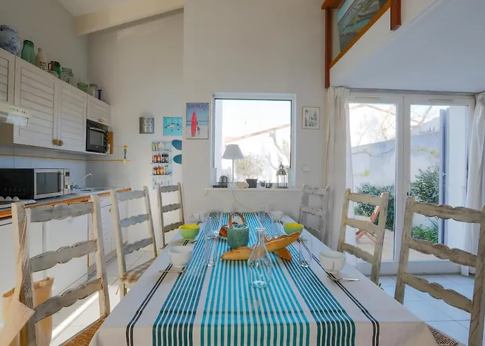 Semesterbostad Maison De Famille Cosy Aux Portes En Re Les Portes-en-Re